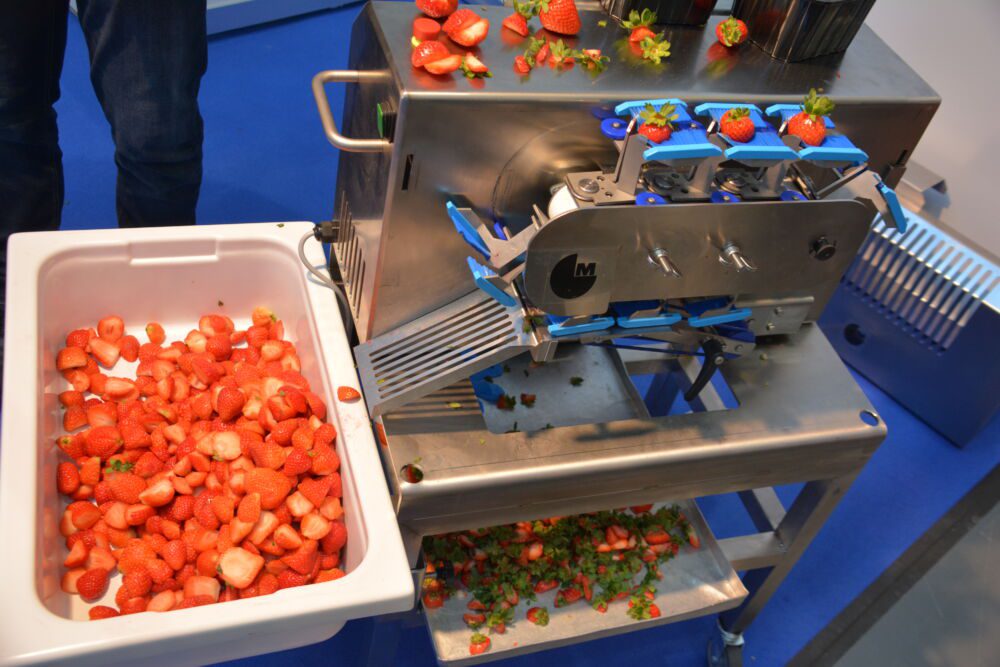 Gotowe i pokrojone truskawki można zamrozić, lub sprzedać do cukierni czy restauracji.